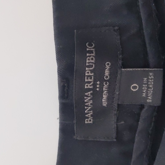 Banana Republic Bermuda Shorts 0 - Picture 2 of 4